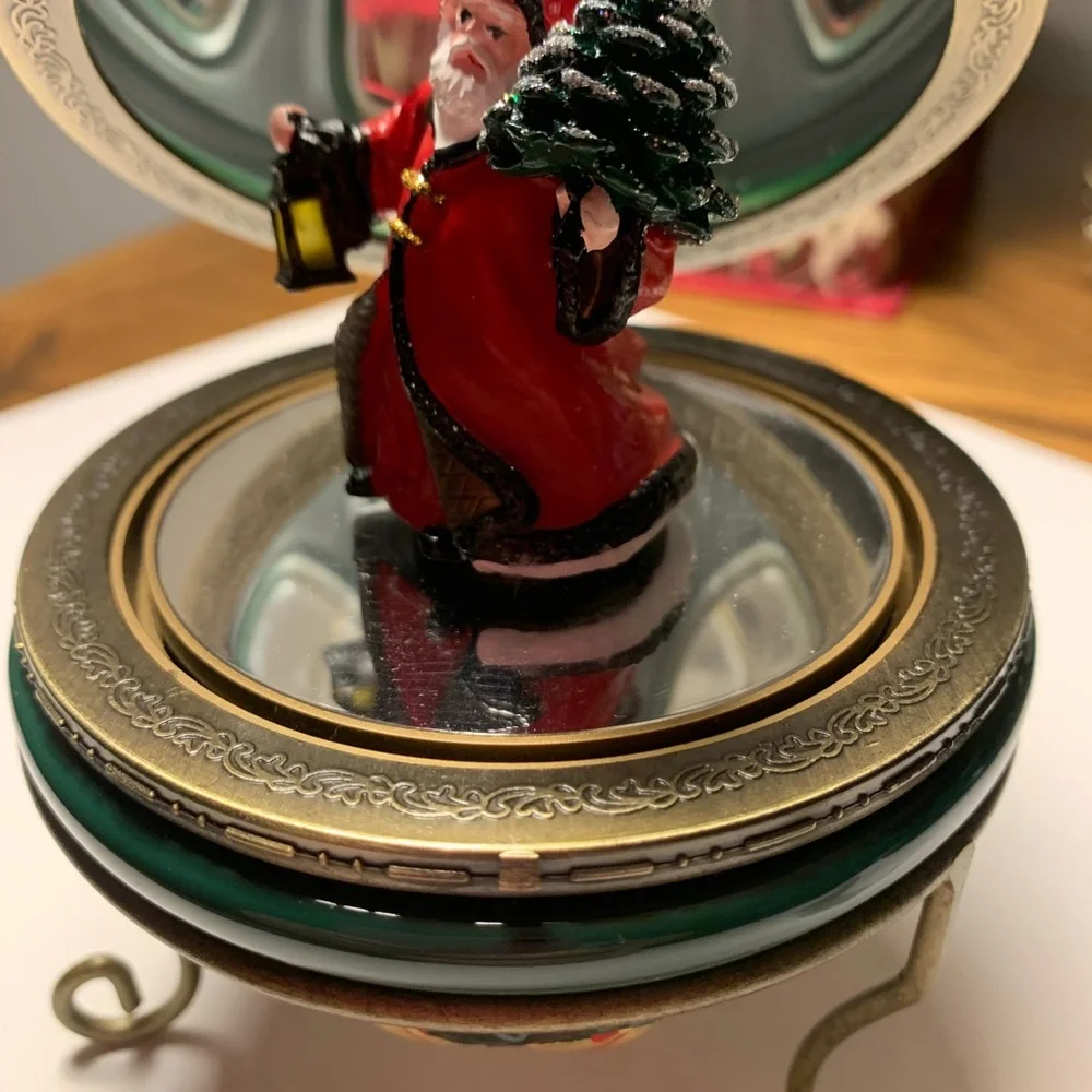 Mr. Christmas Musical Egg Animated Santa Light Christmas Tree Heirloom Gift